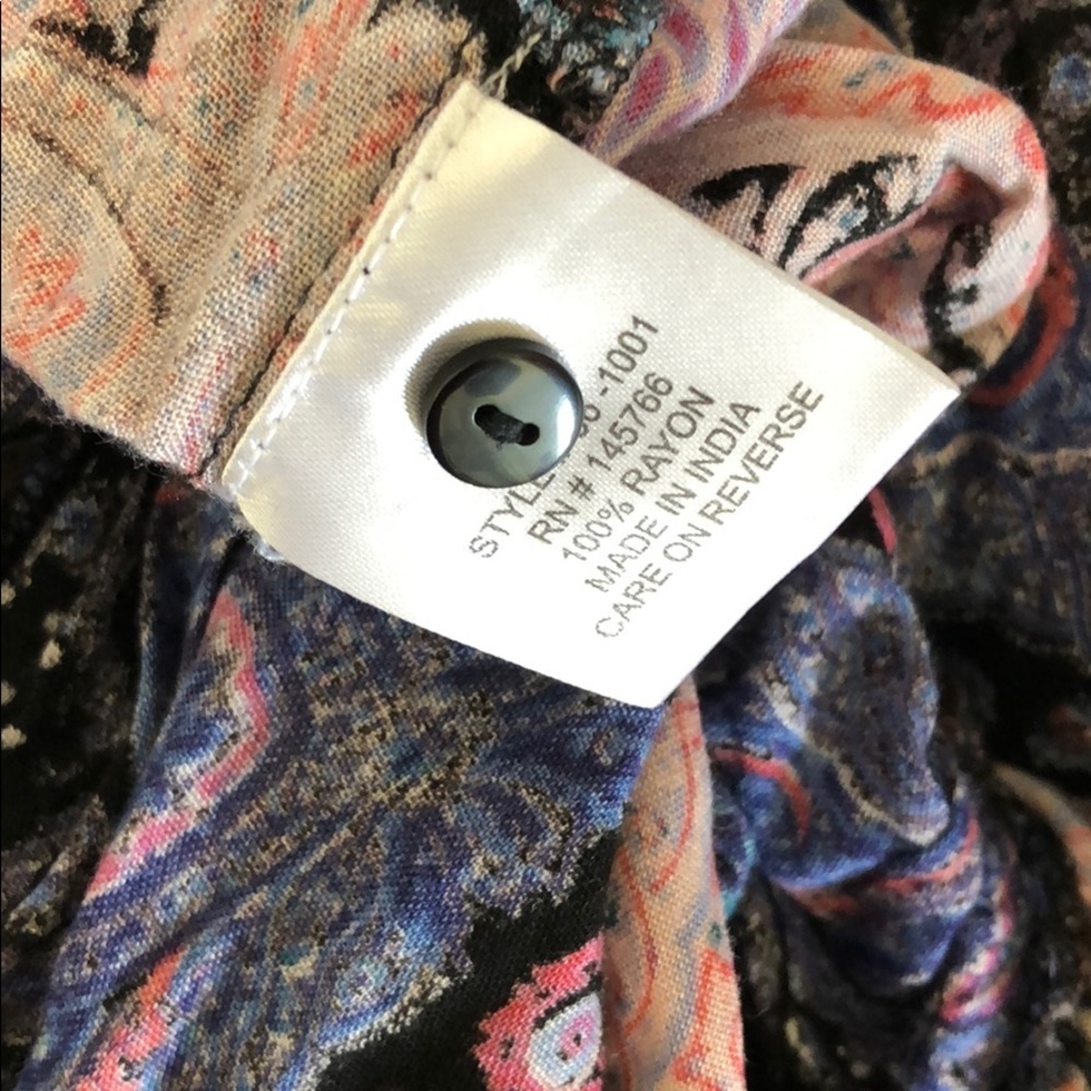 VNL Styleline Shorts Romper - Picture 5 of 6